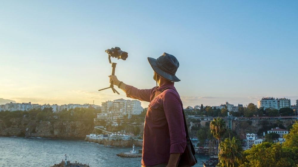 The Best Vlogging Gimbal: 9 Vlogging Tips for Amazing Videos